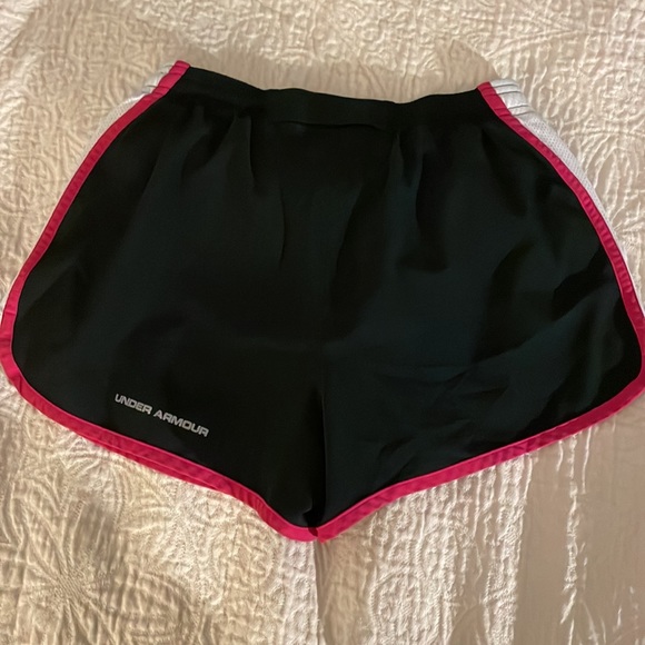 Under Armour Women’s Running Shorts - Picture 2 of 4